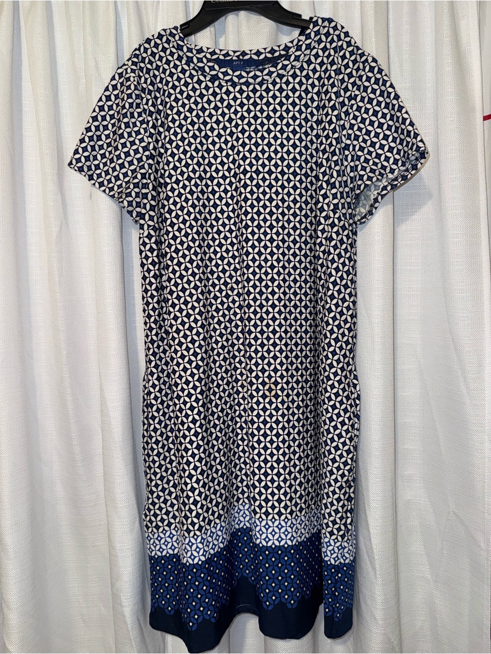 Apt. 9 Navy and White Geometric Knit Top